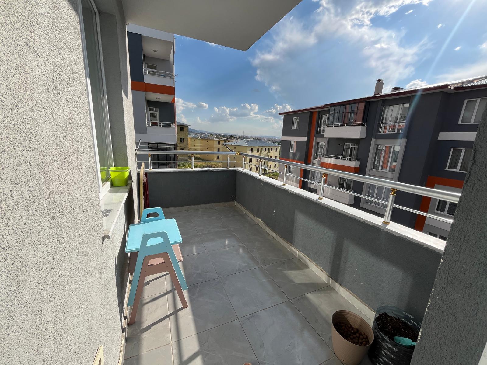 İZEHİLALKENT'TE SATILIK FIRSAT DAİRE